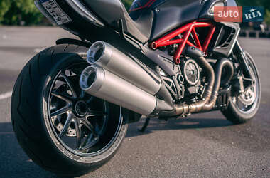 Мотоцикл Без обтекателей (Naked bike) Ducati Diavel 2012 в 