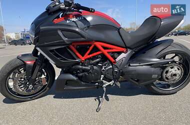 Мотоцикл Без обтекателей (Naked bike) Ducati Diavel 2012 в 