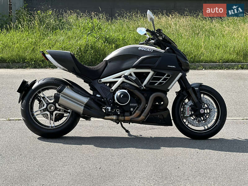 Мотоцикл Круизер Ducati Diavel 2012 в Киеве фото 3 Мотоцикл Круизер Ducati Diavel 2012 в Киеве