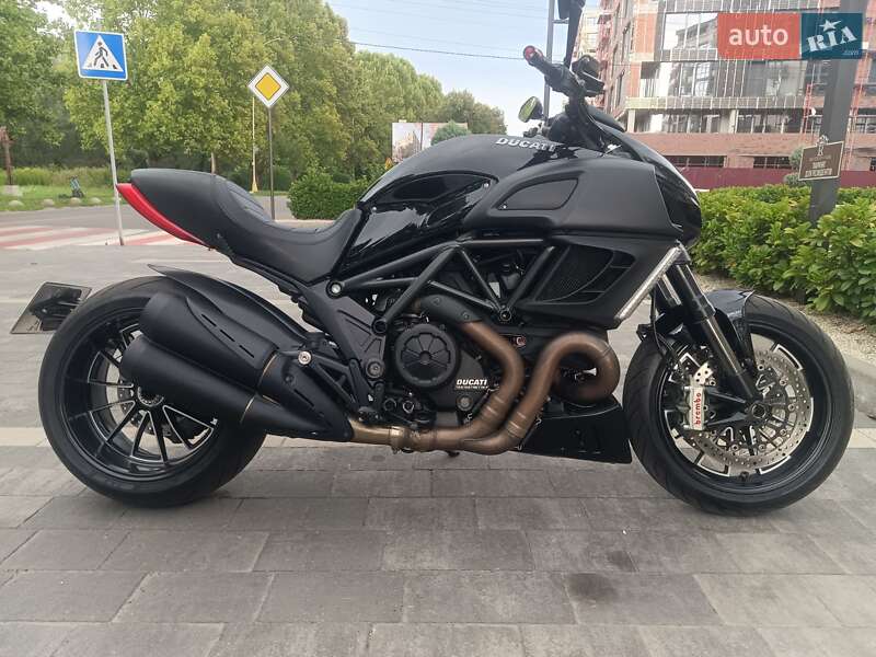 Мотоцикл Круизер Ducati Diavel 2013 в 