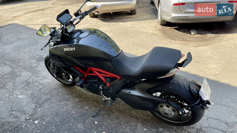 Мотоцикл Без обтекателей (Naked bike) Ducati Diavel 2013 в Киеве