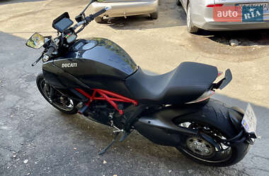 Мотоцикл Без обтекателей (Naked bike) Ducati Diavel 2013 в 