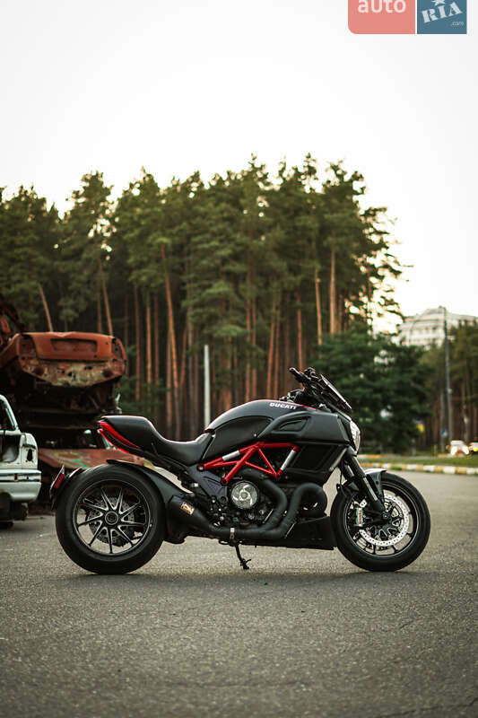 Ducati Diavel 2014