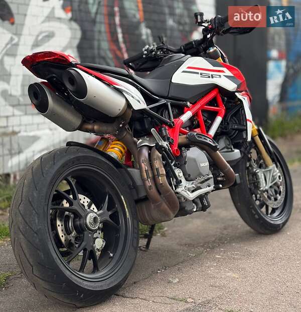 Мотоцикл Без обтекателей (Naked bike) Ducati Hypermotard 950 2023 в Киеве фото 5 Мотоцикл Без обтекателей (Naked bike) Ducati Hypermotard 950 2023 в Киеве