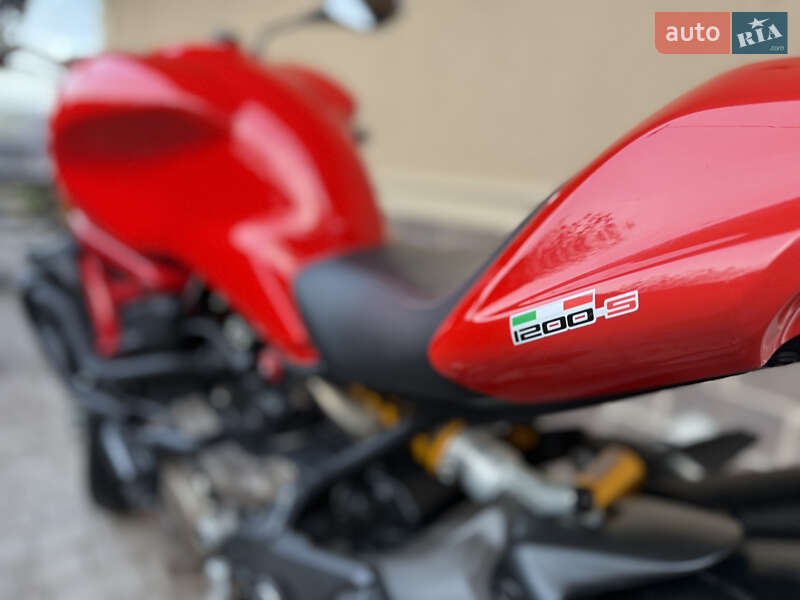 Спортбайк Ducati Monster 1200 2014 в Черновцах