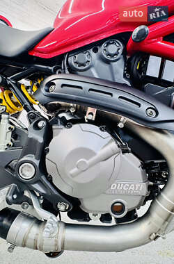 Спортбайк Ducati Monster 821 2018 в 