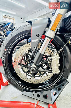 Спортбайк Ducati Monster 821 2020 в 