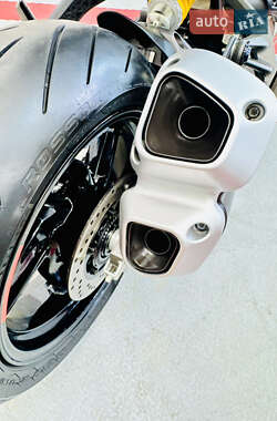 Спортбайк Ducati Monster 821 2020 в 