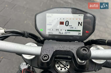 Мотоцикл Без обтекателей (Naked bike) Ducati Monster 821 2018 в 