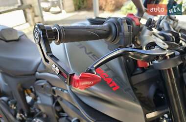 Мотоцикл Без обтекателей (Naked bike) Ducati Monster 937 2022 в 