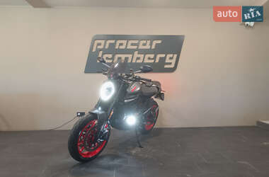 Мотоцикл Без обтекателей (Naked bike) Ducati Monster Plus 937 2022 в 