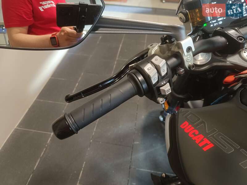 Мотоцикл Без обтекателей (Naked bike) Ducati Monster Plus 937 2022 в Львове