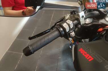 Мотоцикл Без обтекателей (Naked bike) Ducati Monster Plus 937 2022 в 
