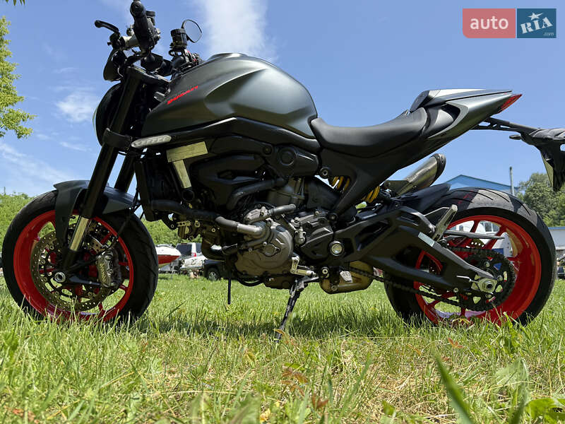 Мотоцикл Без обтекателей (Naked bike) Ducati Monster Plus 937 2022 в Сумах фото 7 Мотоцикл Без обтекателей (Naked bike) Ducati Monster Plus 937 2022 в Сумах