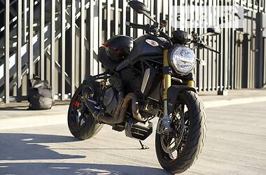 Мотоцикл Без обтекателей (Naked bike) Ducati Monster 2017 в 