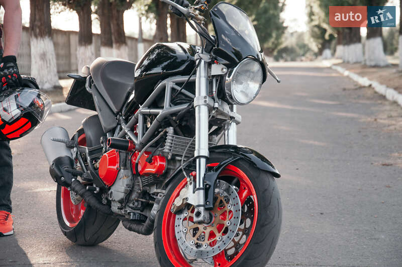 Мотоцикл Без обтекателей (Naked bike) Ducati Monster 2002 в 