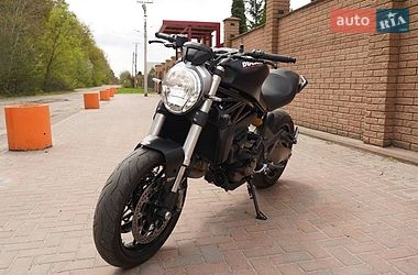 Спортбайк Ducati Monster 2015 в Житомире