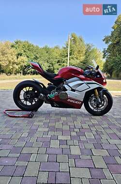Спортбайк Ducati Panigale V4 2018 в 
