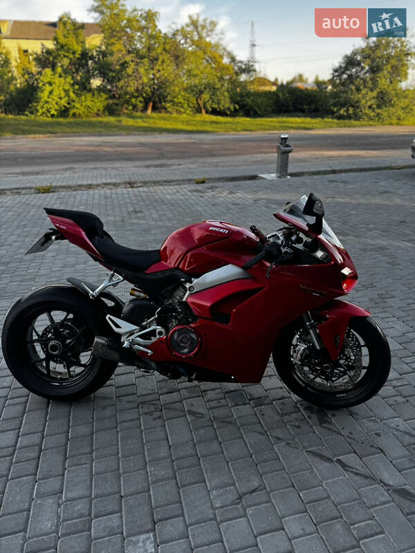Спортбайк Ducati Panigale V4 2018 в 
