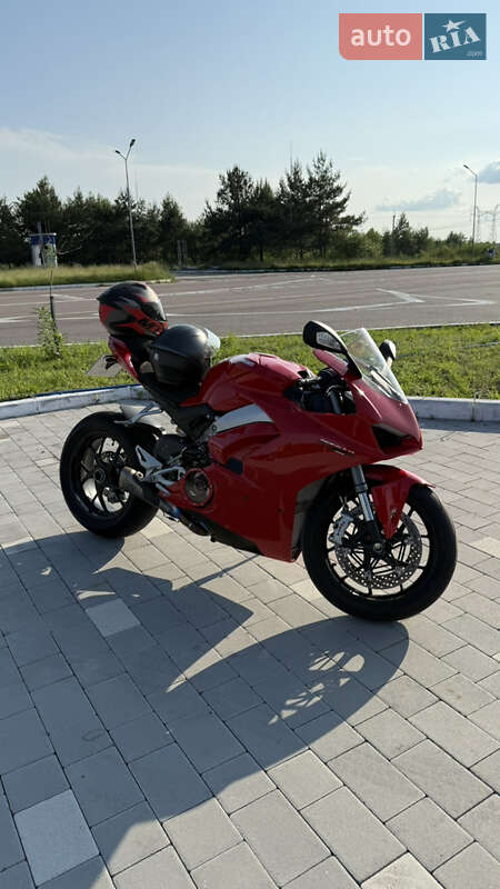 Спортбайк Ducati Panigale V4 2018 в Олевске