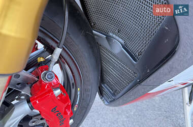 Спортбайк Ducati Panigale V4S 2019 в 