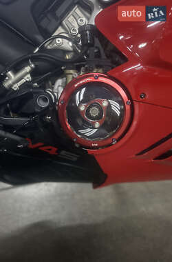 Спортбайк Ducati Panigale V4S 2022 в 