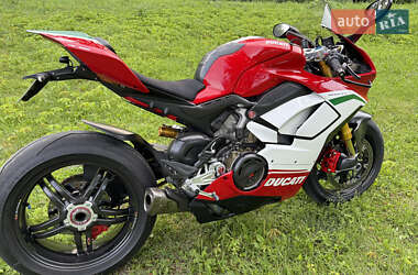 Спортбайк Ducati Panigale V4S 2019 в 