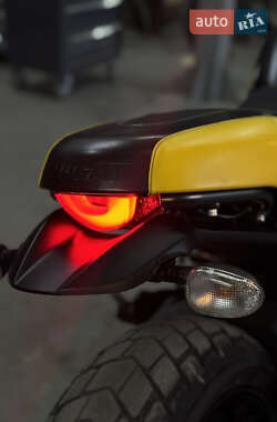 Скремблер Ducati Scrambler 2015 в 