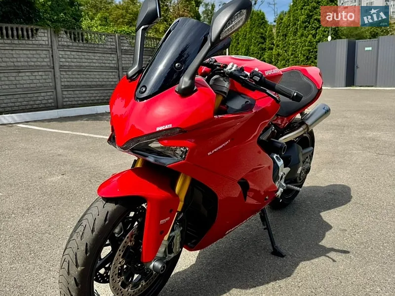 Ducati Supersport 2020