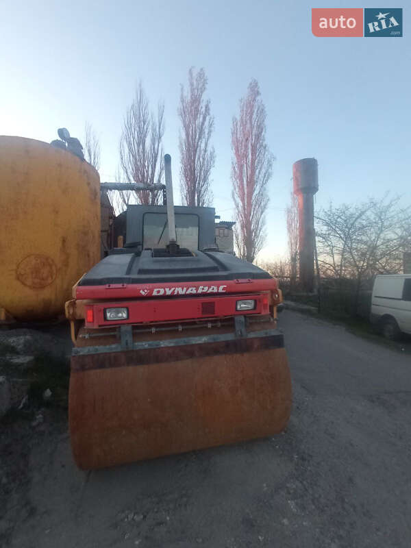 Дорожній каток Dynapac CC 2004 в Миколаєві