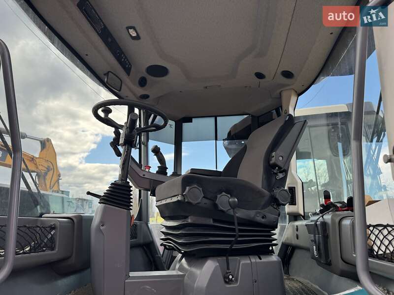 Каток грунтовый Dynapac CC 2017 в Каменском