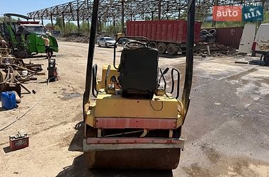 Дорожній каток Dynapac CC 2000 в Києві