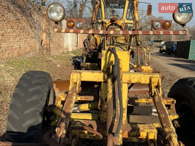 Автогрейдер ДЗ 143-1 1989 в Олександрії