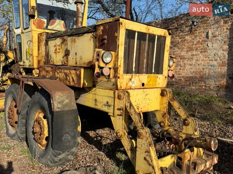 Автогрейдер ДЗ 143-1 1989 в Олександрії