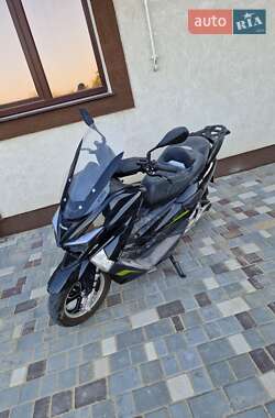Скутер Electromoto Runpro 2025 в  фото 7 Скутер Electromoto Runpro 2025 в