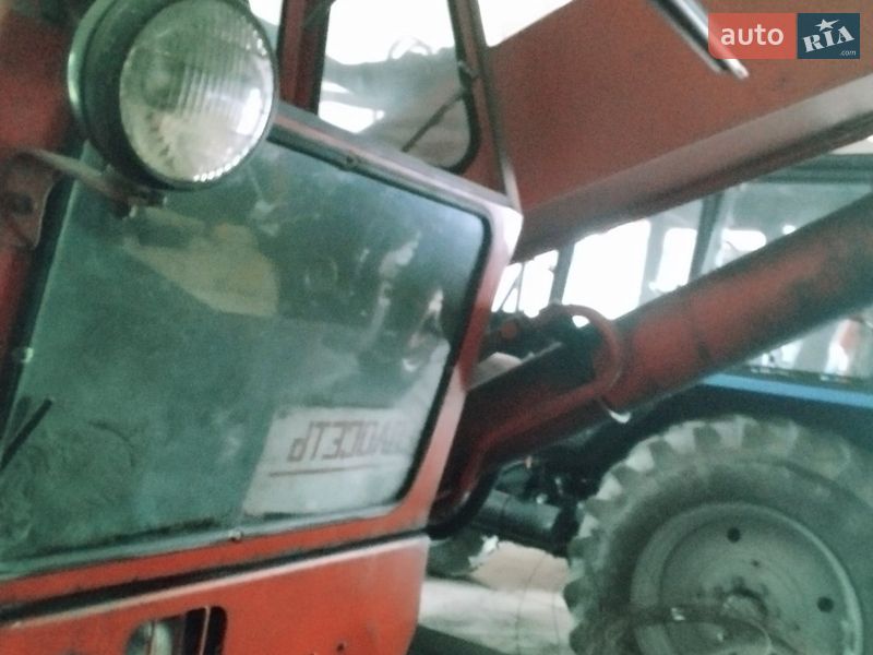 Экскаватор погрузчик ЭО 3323 1994 в Кременчуге