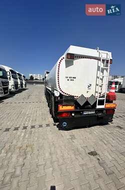 Цистерна полуприцеп Esterer  DHE0189T 2001 в 