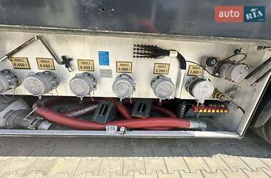 Цистерна полуприцеп Esterer  DHE0189T 2001 в 
