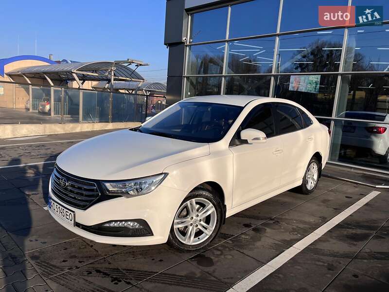 FAW B30 2019