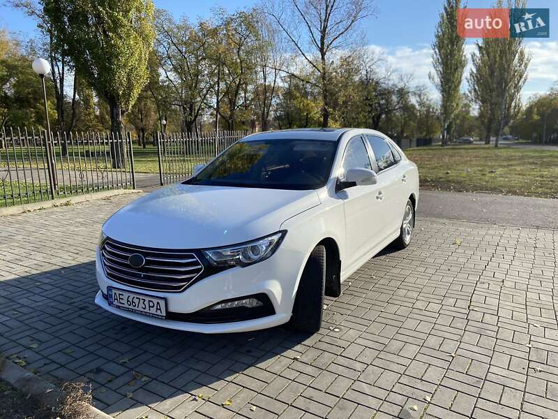 Седан FAW B30 2019 в Покрове