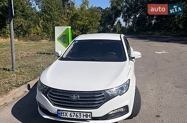 Седан FAW B30 2019 в Казатине