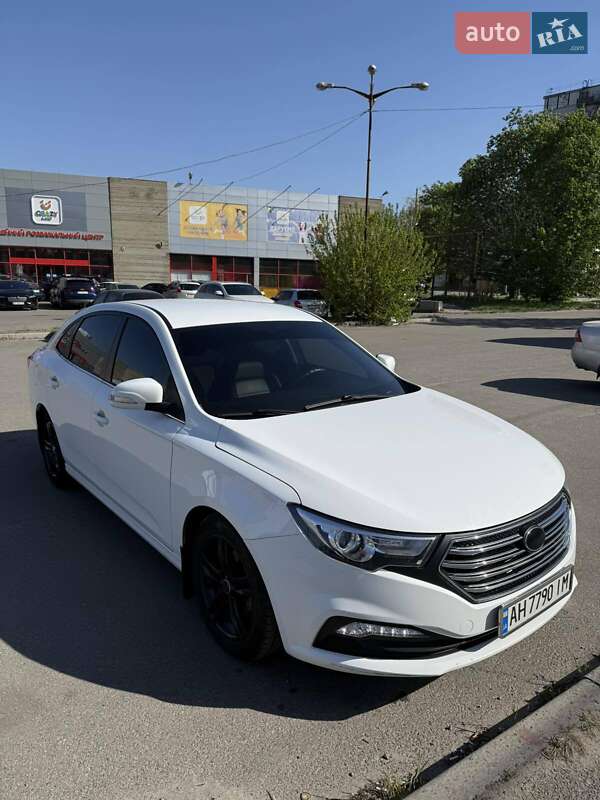 Седан FAW Besturn B30 2019 в 