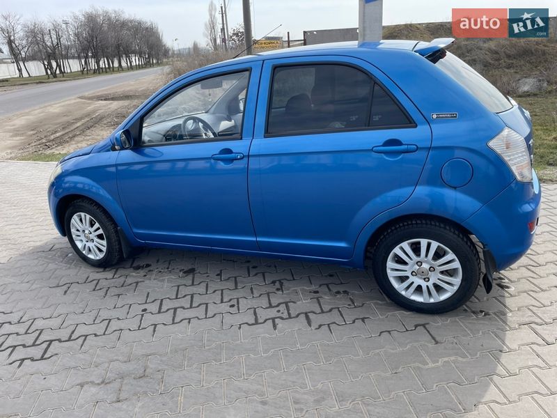 Хэтчбек FAW V2 2013 в Любашевке