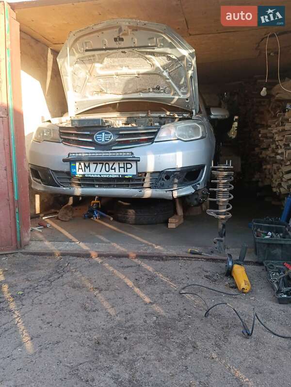 Седан FAW V5 2013 в Броварах