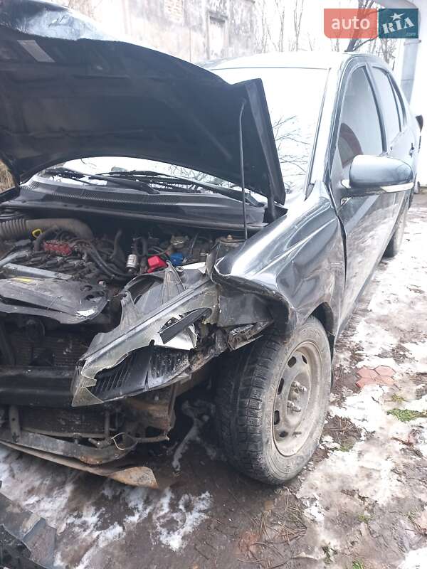 Седан FAW V5 2013 в Коломые