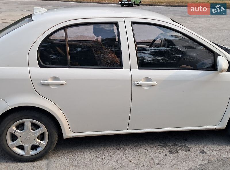 Седан FAW V5 2013 в Каневі фото 7 Седан FAW V5 2013 в Каневі