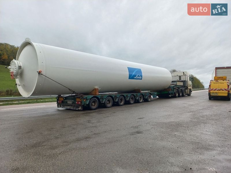 Низкорамна платформа Faymonville STN 2005 в Бучі