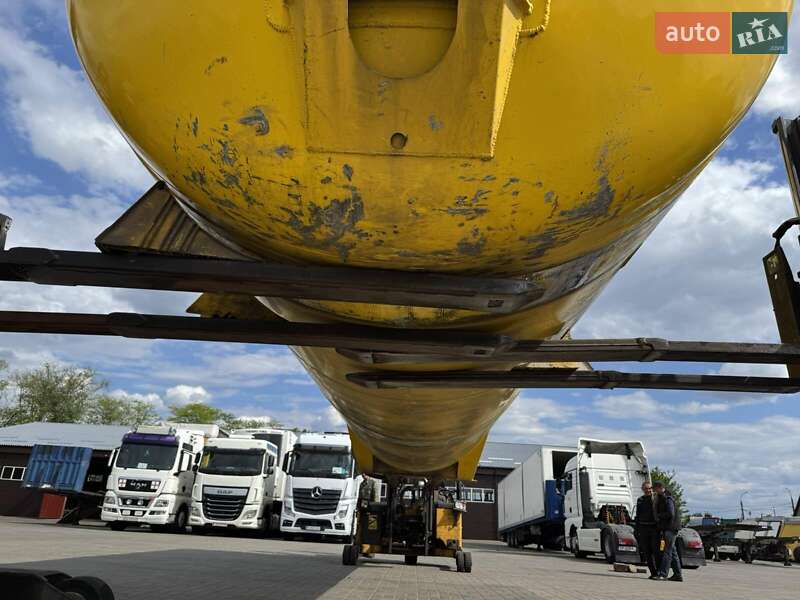 Цистерна Feldbinder 334ST 2012 в Черкассах