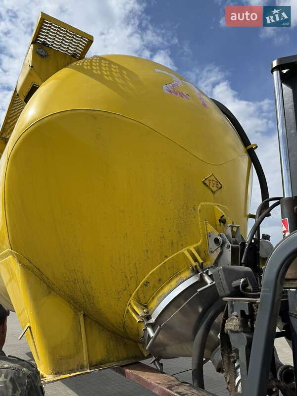 Цистерна Feldbinder 334ST 2012 в Черкассах
