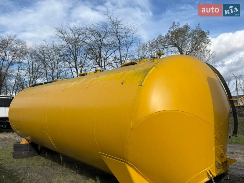 Цистерна Feldbinder 334ST 2012 в Черкассах
